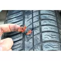 Obraz % s -Sada na opravu defektu pro bezdušové pneumatiky, gumový plášť