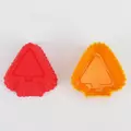 Obraz % s -12 kusů barevných silikonových forem na muffiny - borovice