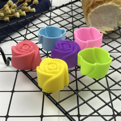 12 kusů barevných silikonových forem na muffiny - forma na růže
