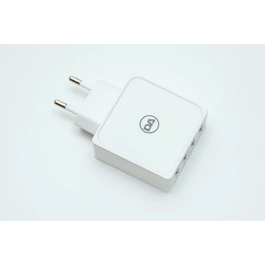 Napájecí adaptér Daewoo Fast Charger, nabíjecí proud 2,4 A, 4 zásuvky USB, bílý
